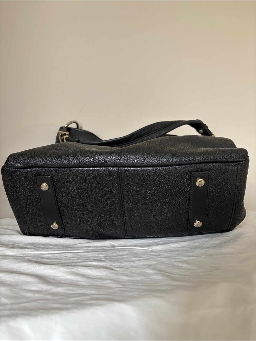 EUC/Like New - Metrocity Black Embossed Pebbled Leather Shoulder Bag - Picture 5 of 7